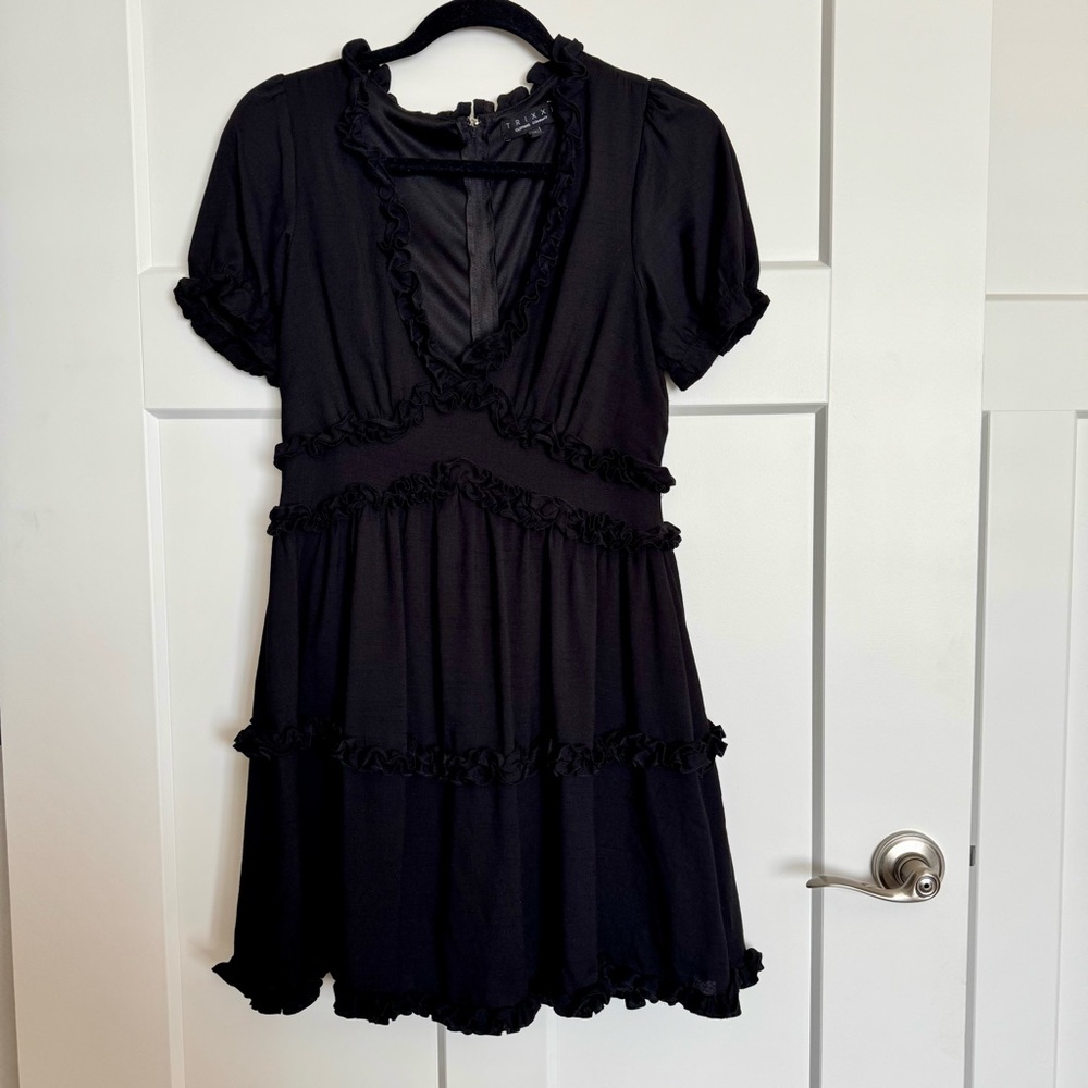 Trixxi Puff Short Sleeve Tiered Ruffle V- Neck Mini Dress Black Sz M